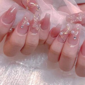 Ongles artificiels décorés