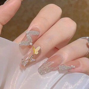 Ongles en gel avec décorations