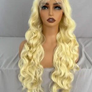 Perruque blonde ondulée